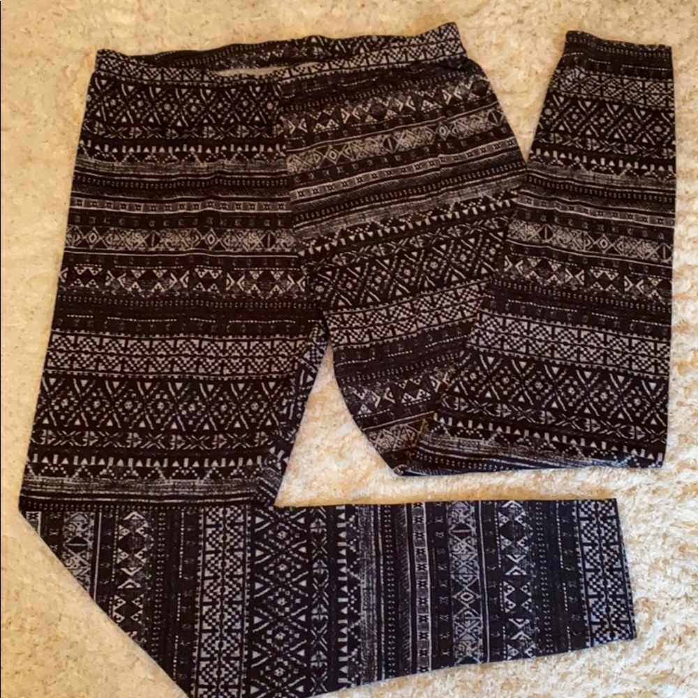 Black and White leggings